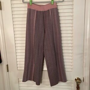 Knit Geometric Line Design Soft Mauve Black Pants